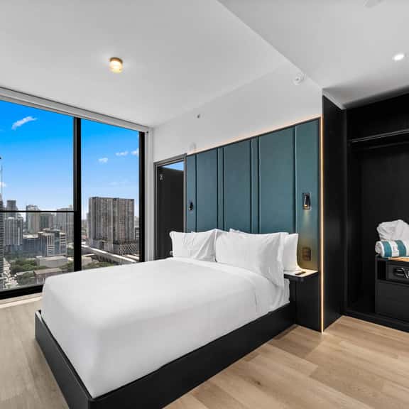 E11EVEN Executive Suite | City Views - Image 1