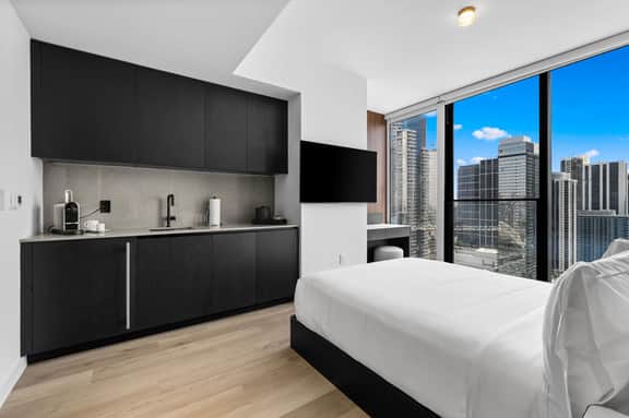 E11EVEN Executive Suite | City Views - Image 5